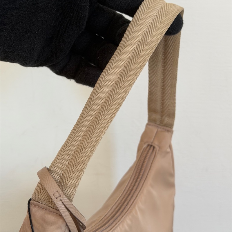 #全網最便宜 Prada 2000 hobo 奶茶色-12