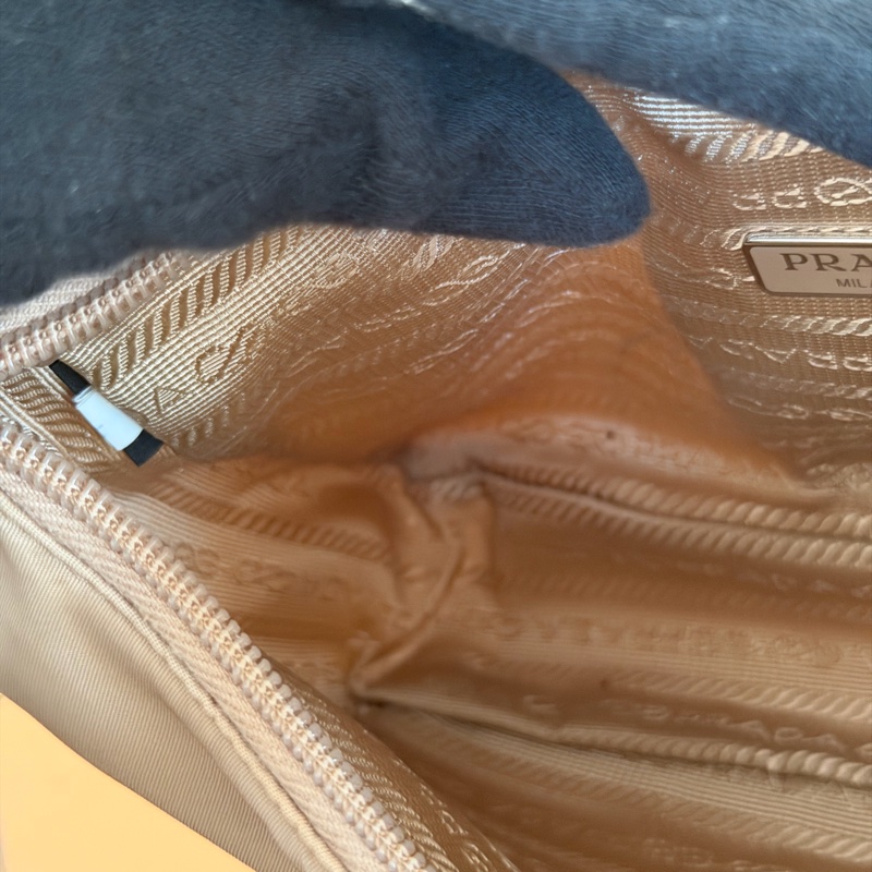 #全網最便宜 Prada 2000 hobo 奶茶色-17