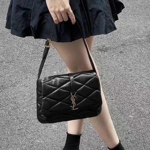 🍓SAINT LAURENT 聖羅蘭Le5A7黑銀油蠟皮V紋雲朵雙肩包後背包