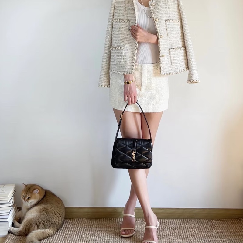 🍓SAINT LAURENT 聖羅蘭Le5A7黑銀油蠟皮V紋雲朵雙肩包後背包-17