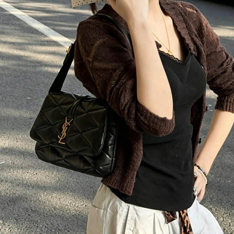 🍓SAINT LAURENT 聖羅蘭Le5A7黑銀油蠟皮V紋雲朵雙肩包後背包-34