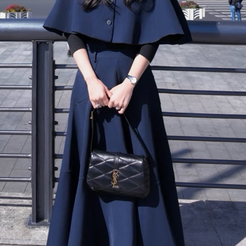 🍓SAINT LAURENT 聖羅蘭Le5A7黑銀油蠟皮V紋雲朵雙肩包後背包-36