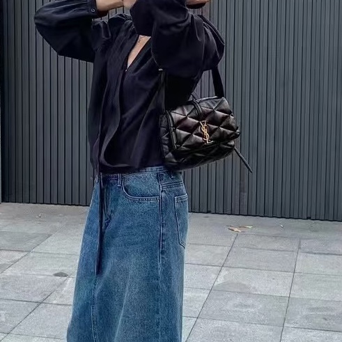 🍓SAINT LAURENT 聖羅蘭Le5A7黑銀油蠟皮V紋雲朵雙肩包後背包-37