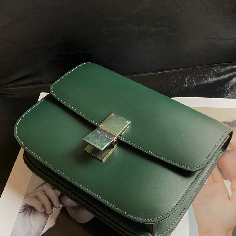 99新celine思琳box 中號亞馬遜綠墨綠豆腐包,尺寸:24*19, 配件:塵袋/肩帶。膜還在-2