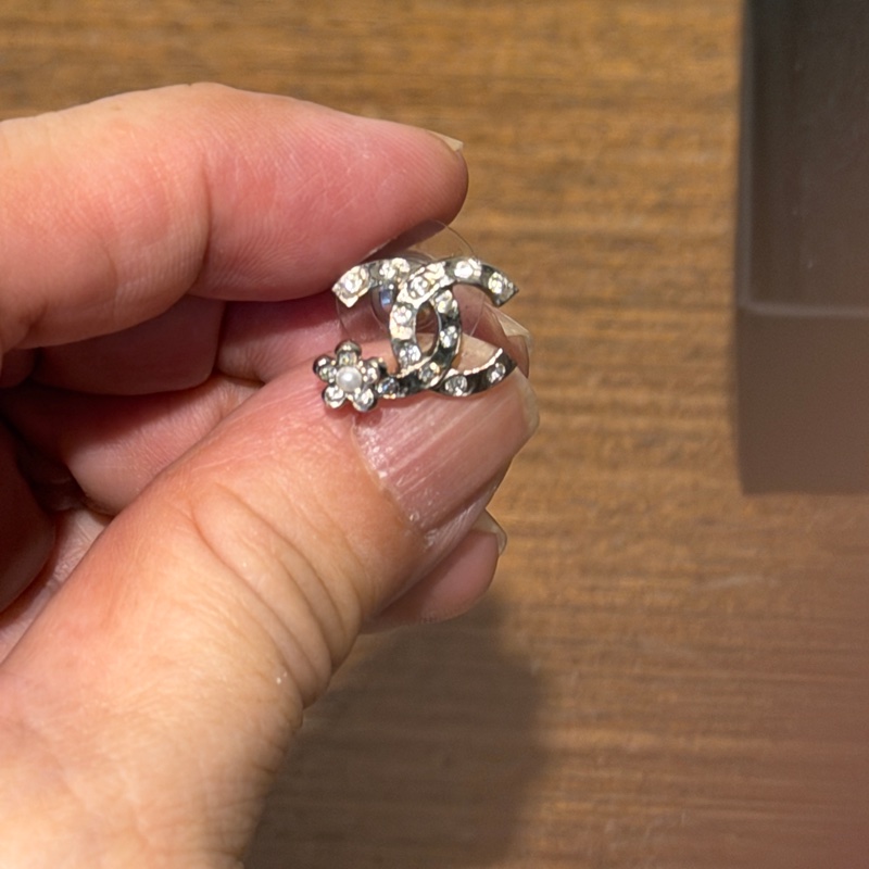 香奈兒雙C 鑲鑽珍珠耳環-3