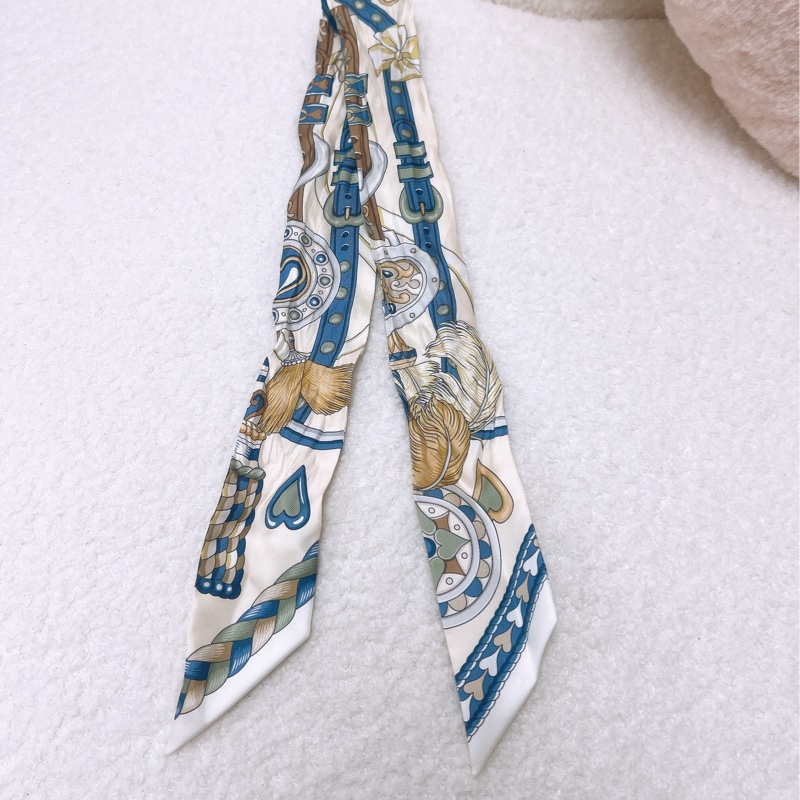 Hermes twilly harnais de coeur 藍白包包絲巾-1
