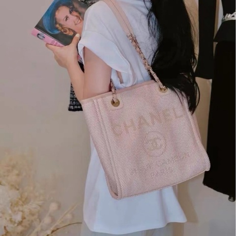 Chanel/香奈兒 粉色沙灘包小號tote💗  尺寸：25*26*11cm  30開