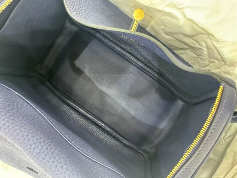 Hermes🌈Lindy 26💙墨水藍金扣💙全新閑置🌟TC皮🌟有盒🌈肩帶貼膜在🌟lindy26🌟lindy🌟愛馬仕🌟-4