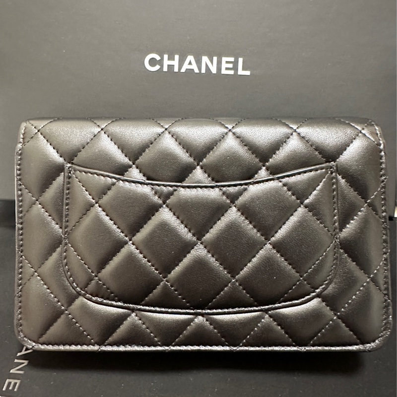 香奈兒 Chanel woc 小羊皮 經典黑金-6