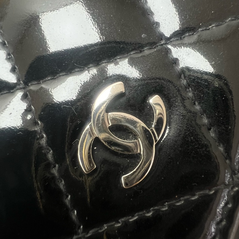 Chanel woc 黑銀漆皮鏈條包-1