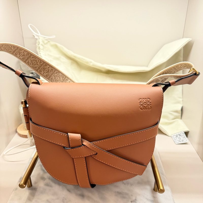 Loewe 中號 Gate 熱門焦糖色馬鞍包 26x19cm 近9.9新 有購證防塵袋-0