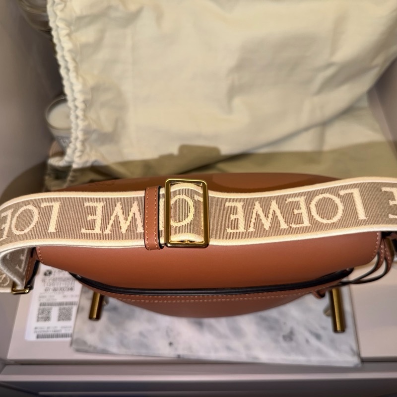 Loewe 中號 Gate 熱門焦糖色馬鞍包 26x19cm 近9.9新 有購證防塵袋-6