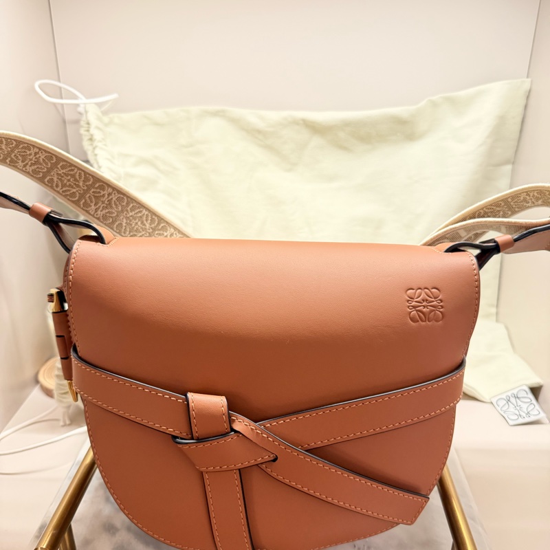 Loewe 中號 Gate 熱門焦糖色馬鞍包 26x19cm 近9.9新 有購證防塵袋-9