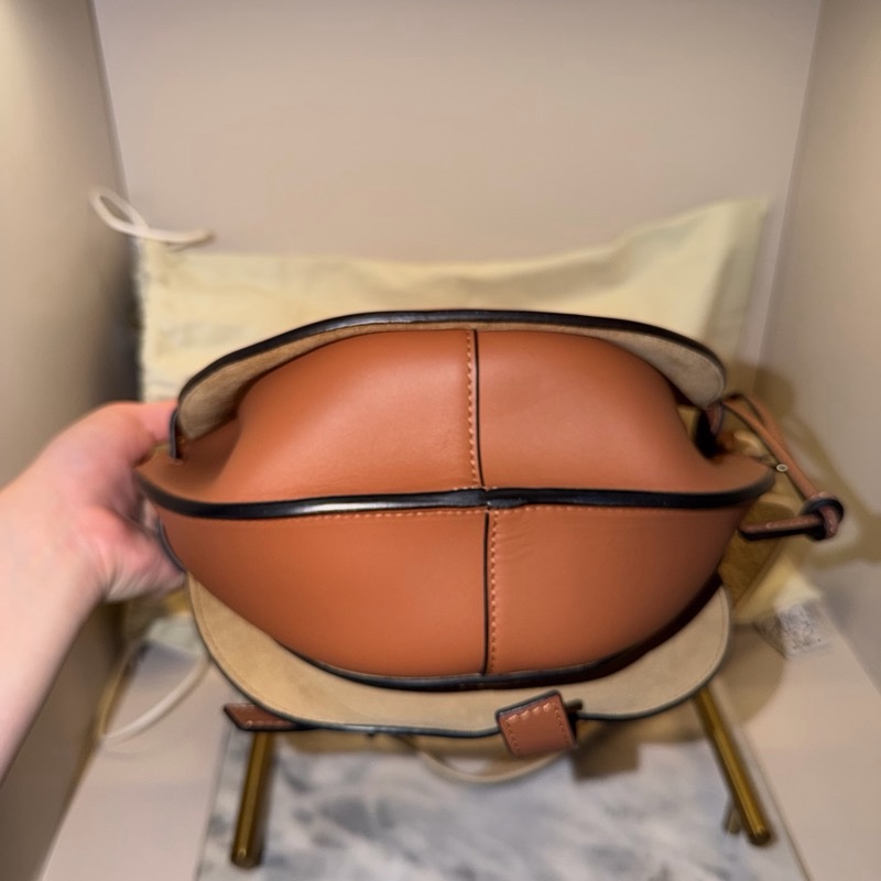Loewe 中號 Gate 熱門焦糖色馬鞍包 26x19cm 近9.9新 有購證防塵袋-12