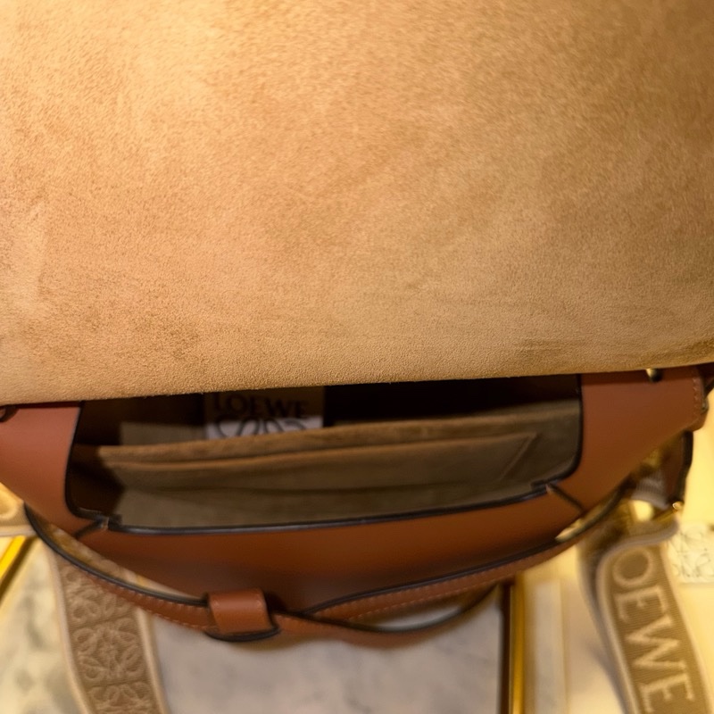 Loewe 中號 Gate 熱門焦糖色馬鞍包 26x19cm 近9.9新 有購證防塵袋-13