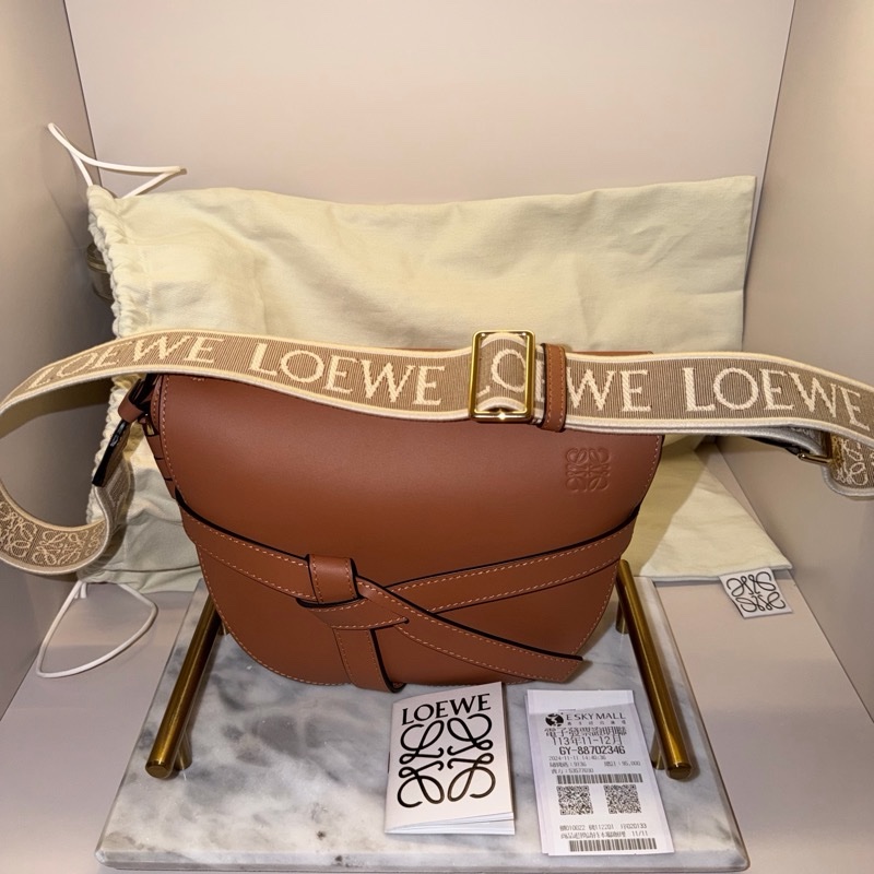 Loewe 中號 Gate 熱門焦糖色馬鞍包 26x19cm 近9.9新 有購證防塵袋-19