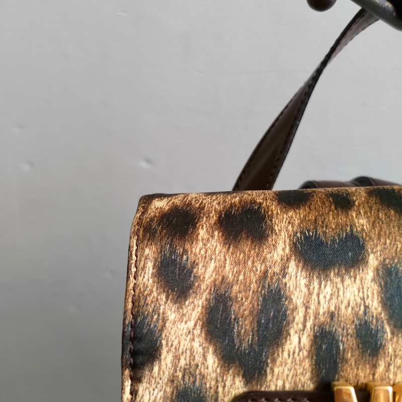 義大利製老品 #MOSCHINO 豹紋後背包 / LOVE & PEACE-2