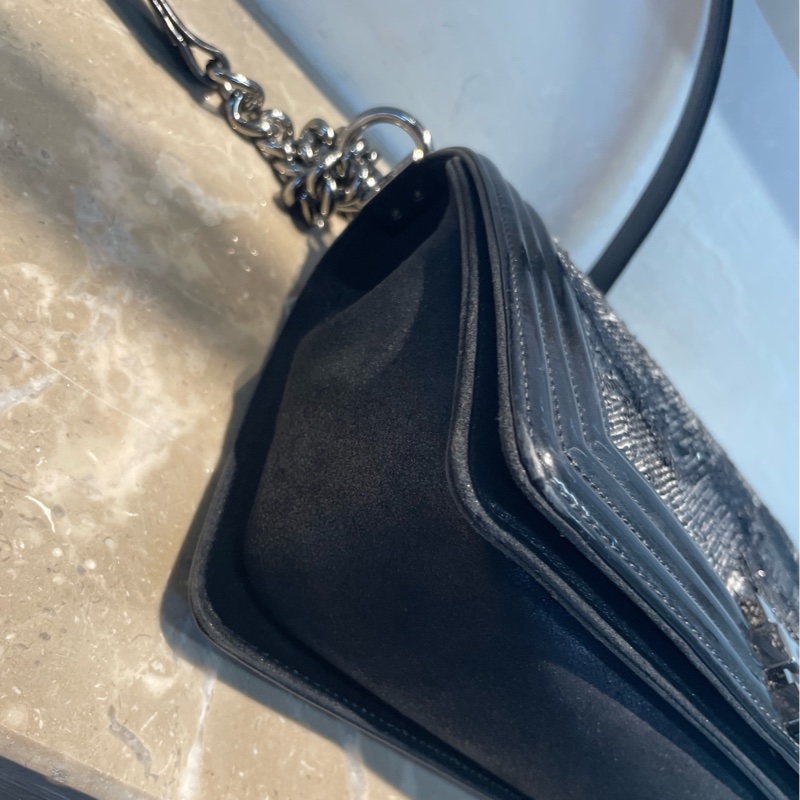 Chanel Leboy 特別款中號漆皮-10