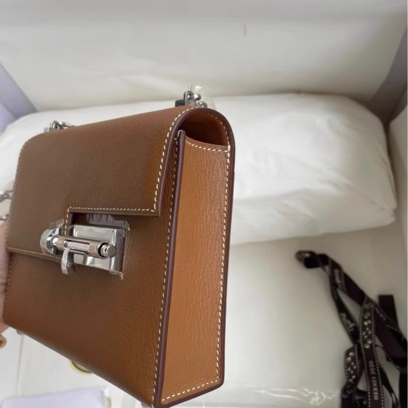 請先確認有貨再拍🩷 Hermes Mini Verrou 棕色焦糖色a刻,无附件-2