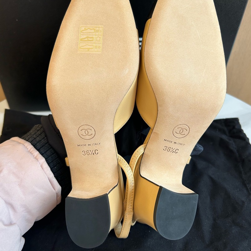 Chanel香奈兒slingback 經典米黑配色粗跟涼鞋-5