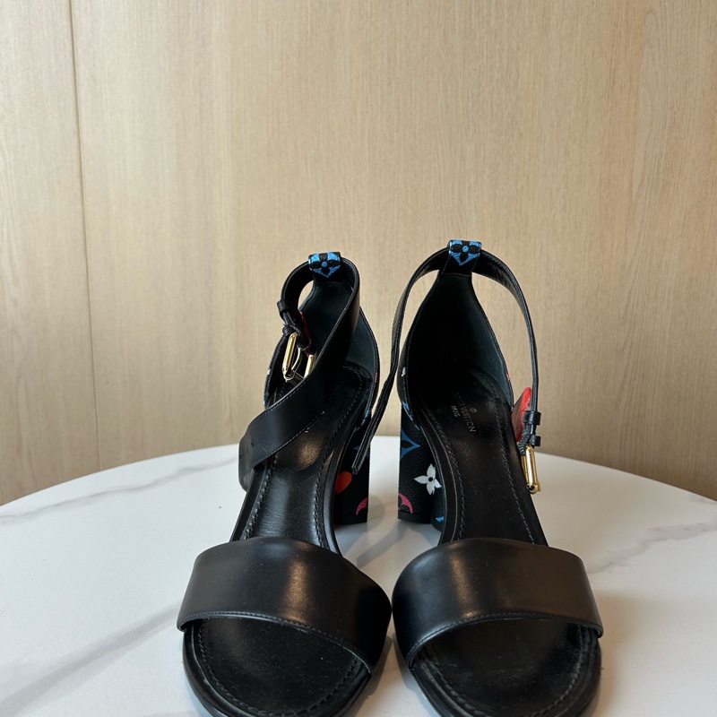 LV路易威登高跟凉鞋-1