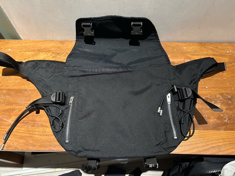 CELINE 郵差袋 登山袋 斜背包 尼龍 MEDIUM MESSENGER TREKKING IN NYLON WITH CELINE PRINT-2