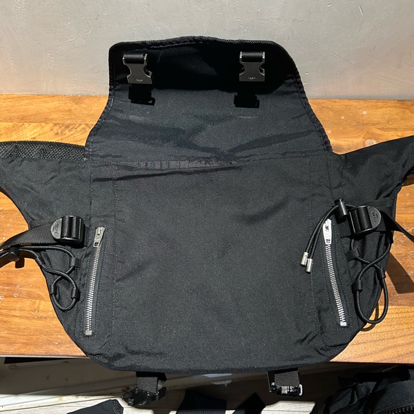 CELINE 郵差袋 登山袋 斜背包 尼龍 MEDIUM MESSENGER TREKKING IN NYLON WITH CELINE PRINT-12