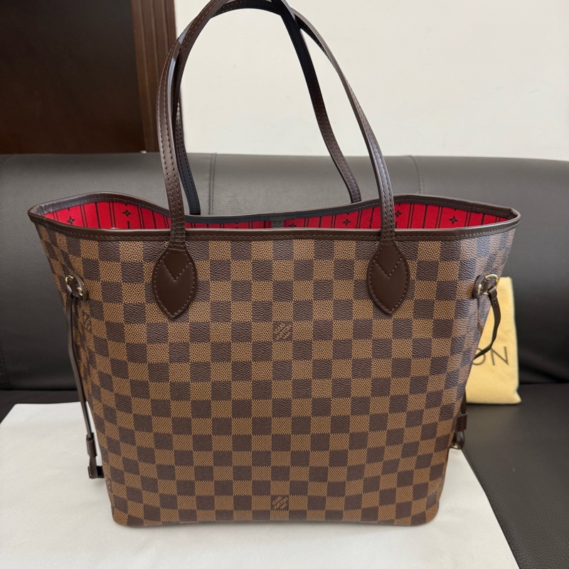 Louis Vuitton路易威登棕色棋盤格Neverfull中號nf單肩包托特包tote紅色內里 尺寸:31 x 28 x 14-0