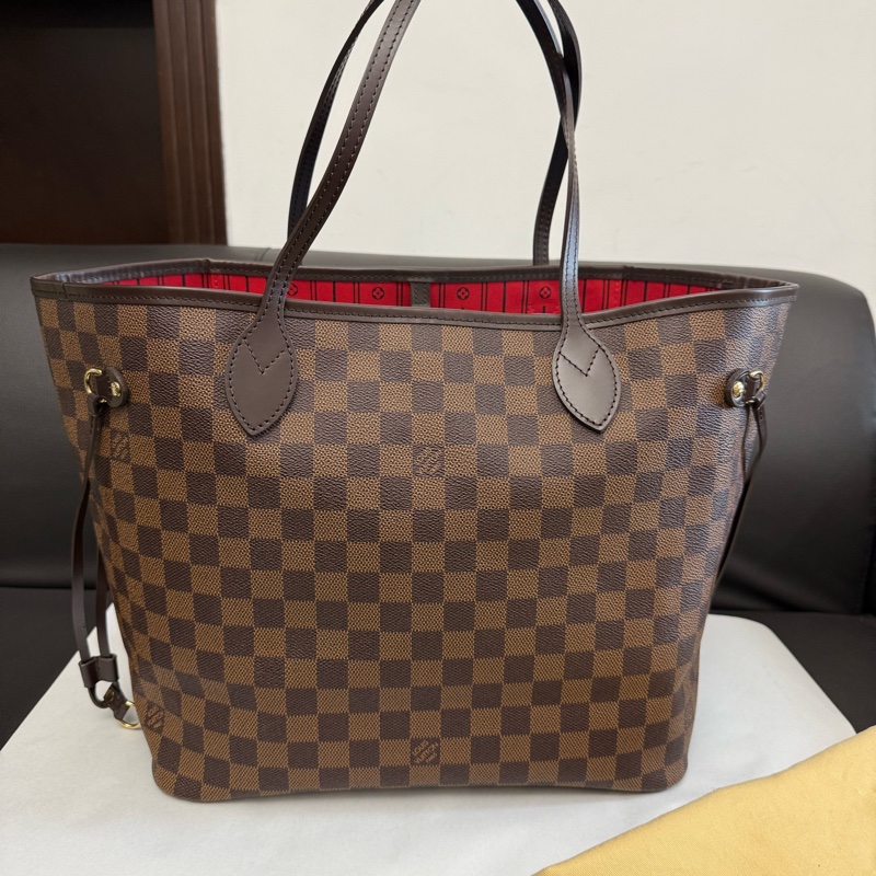 Louis Vuitton路易威登棕色棋盤格Neverfull中號nf單肩包托特包tote紅色內里 尺寸:31 x 28 x 14-1