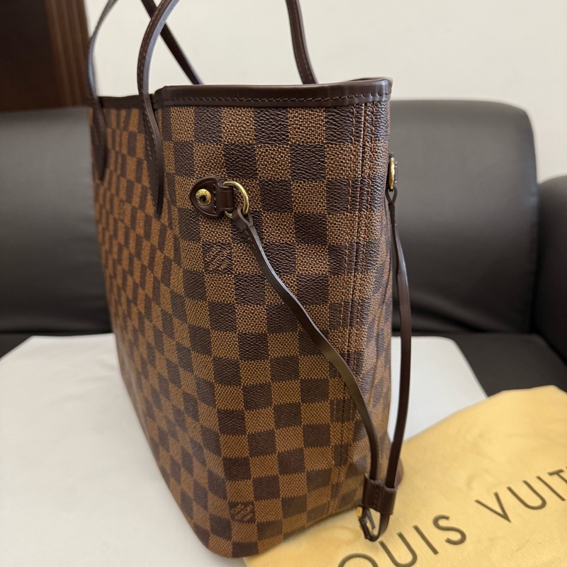 Louis Vuitton路易威登棕色棋盤格Neverfull中號nf單肩包托特包tote紅色內里 尺寸:31 x 28 x 14-3