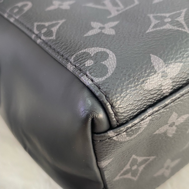 Louis Vuitton路易威登Voyager經典黑武士男士郵差斜挎包,芯片款-6