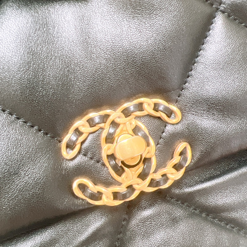 Chanel 19 黑色小號翻蓋包26cm-1