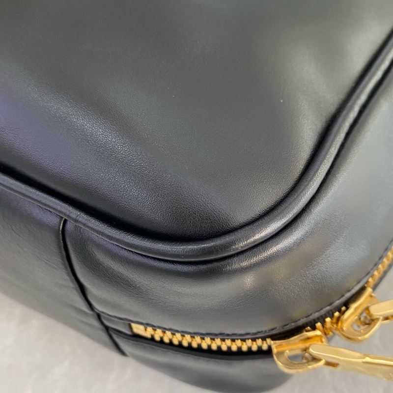 幾乎全新 繆繆/Miu Miu 黑色小牛皮保齡球公文包 單肩手提斜挎包,容量大 尺寸23×34×10cm-6