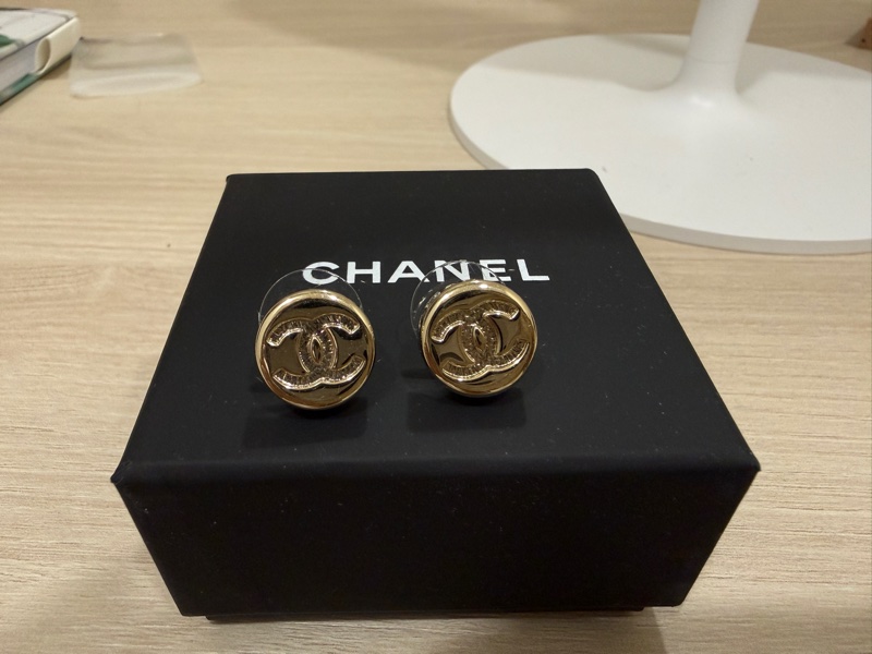 Chanel 鈕扣雙C淡金色耳環-4