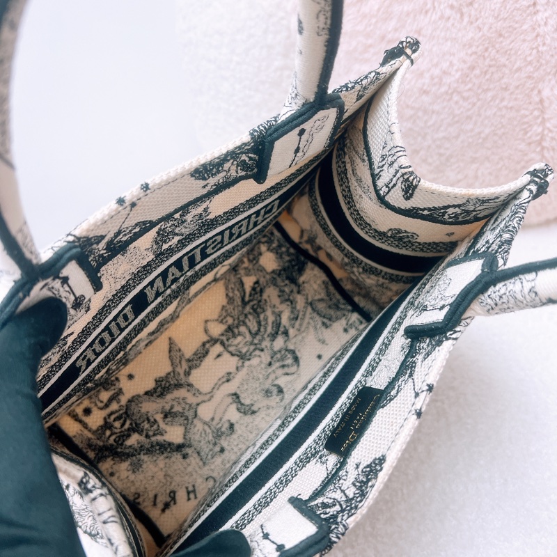 Dior book 黑白星座小號托特-13