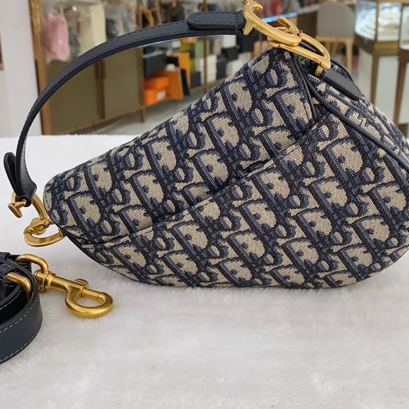 迪奧/Dior saddle經典老花刺繡帆布馬鞍包,22年,尺寸19×15×6cm-1
