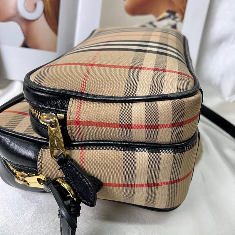 Burberry 經典格紋雙層相機包 尺寸23.5x18x10-3