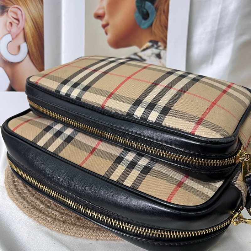 Burberry 經典格紋雙層相機包 尺寸23.5x18x10-7