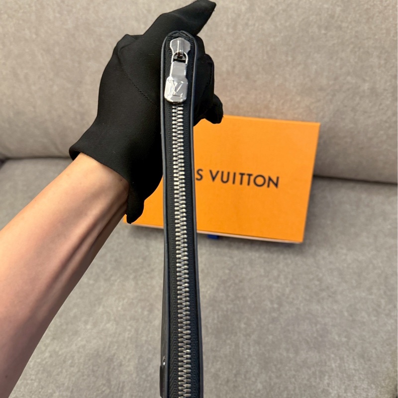 LV黑老花中型卡包-3