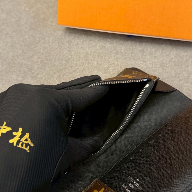 LV雙色老花拼接長夾-4