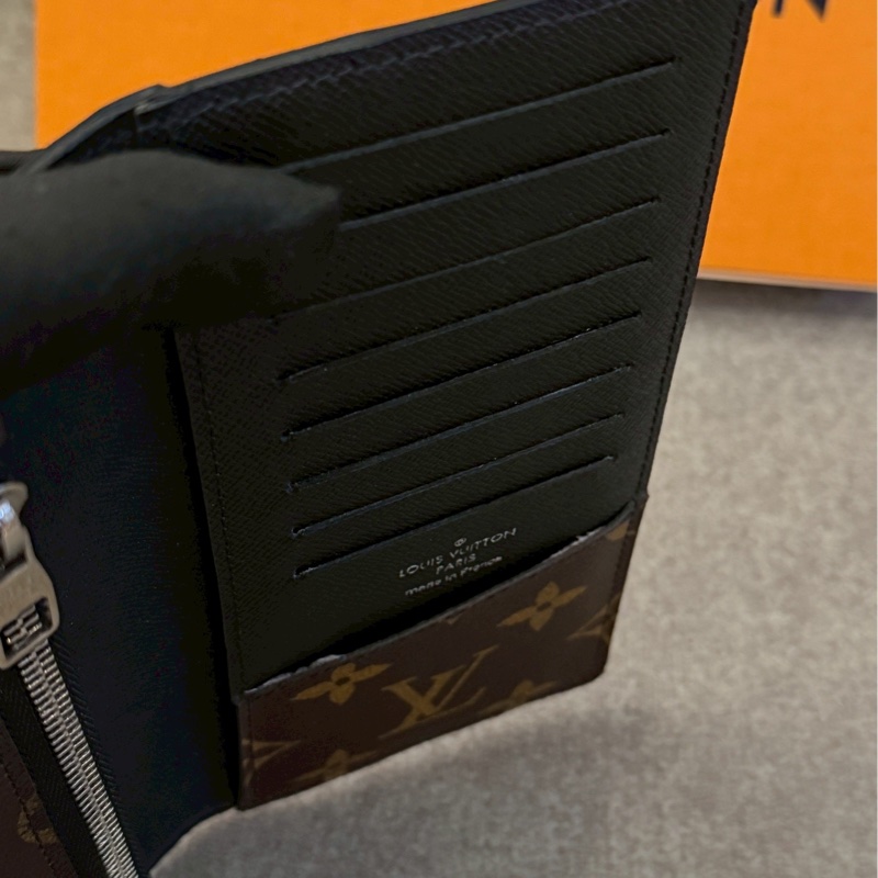 LV雙色老花拼接長夾-8