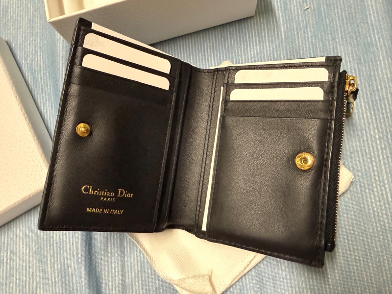 近全新✨附購證 Dior Caro 黑金小牛皮短夾-2