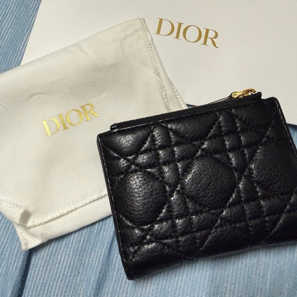 近全新✨附購證 Dior Caro 黑金小牛皮短夾-9
