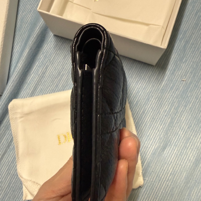 近全新✨附購證 Dior Caro 黑金小牛皮短夾-10