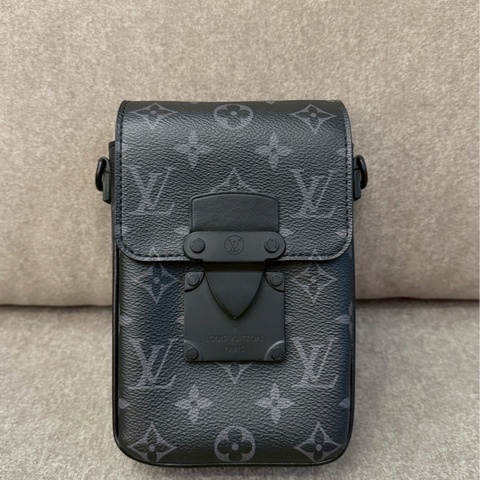 LV s lock黑老花側背包