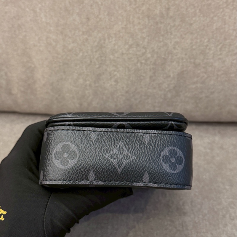 LV s lock黑老花側背包-5