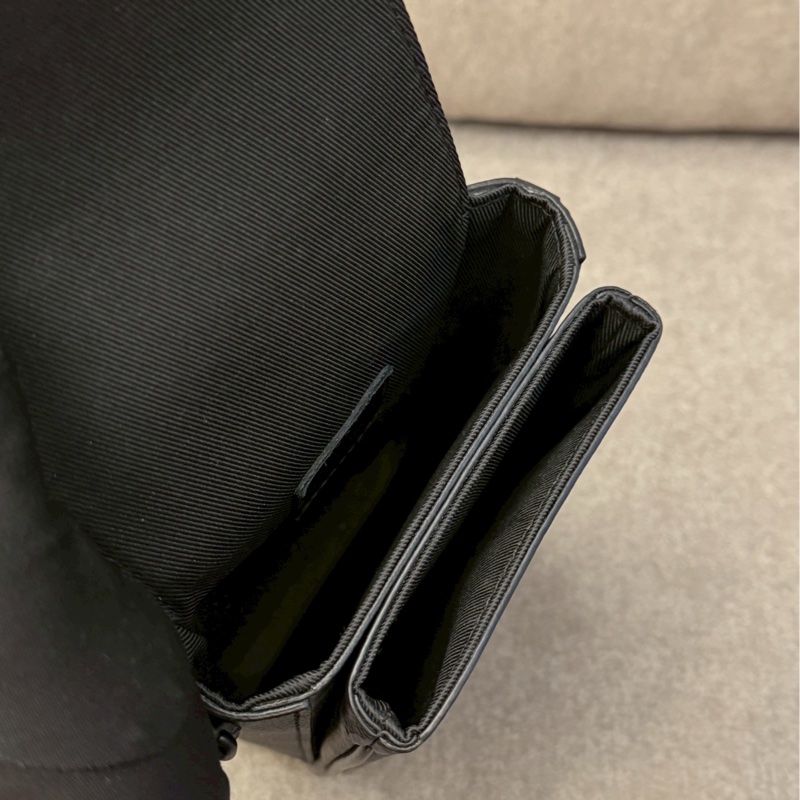 LV s lock黑老花側背包-7