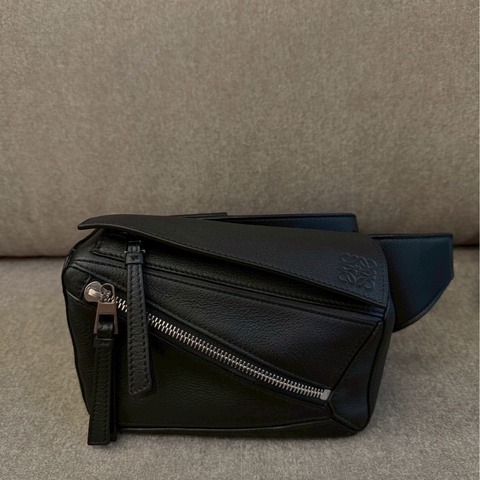 LOEWE puzzle 黑色腰包mini