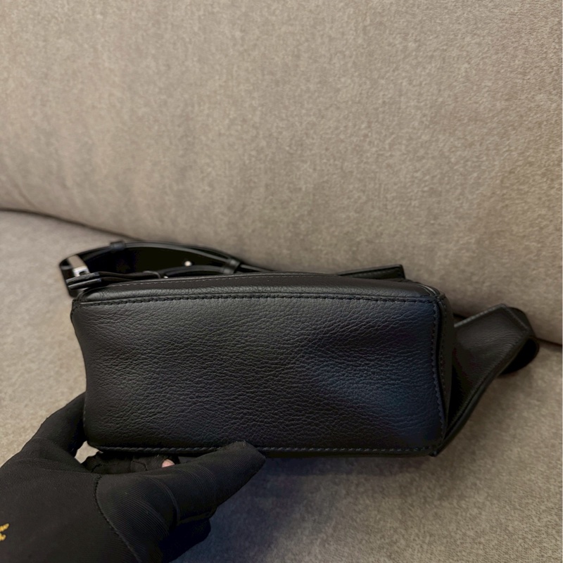 LOEWE puzzle 黑色腰包mini-4