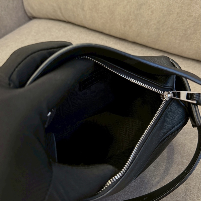 LOEWE puzzle 黑色腰包mini-6